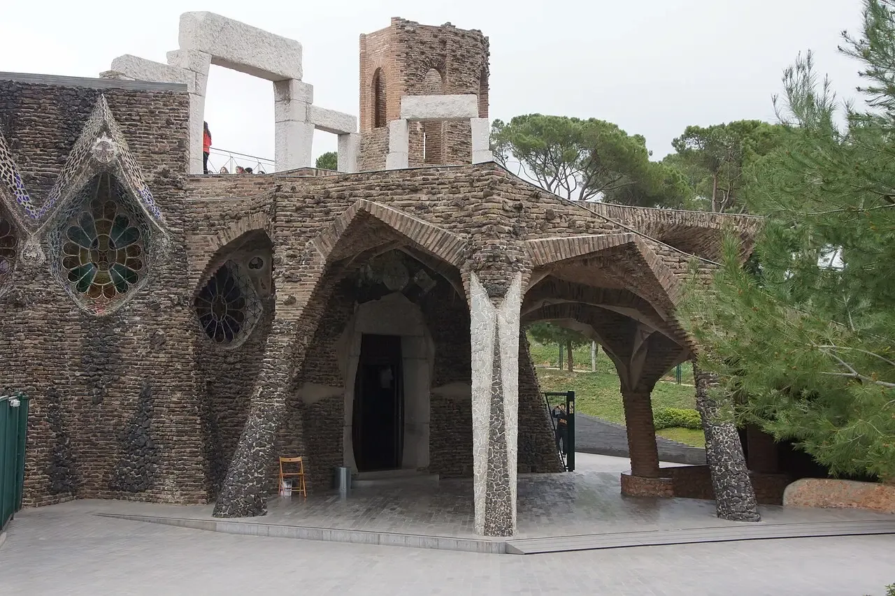 The Sagrada Familia crypt and Colonia Guell